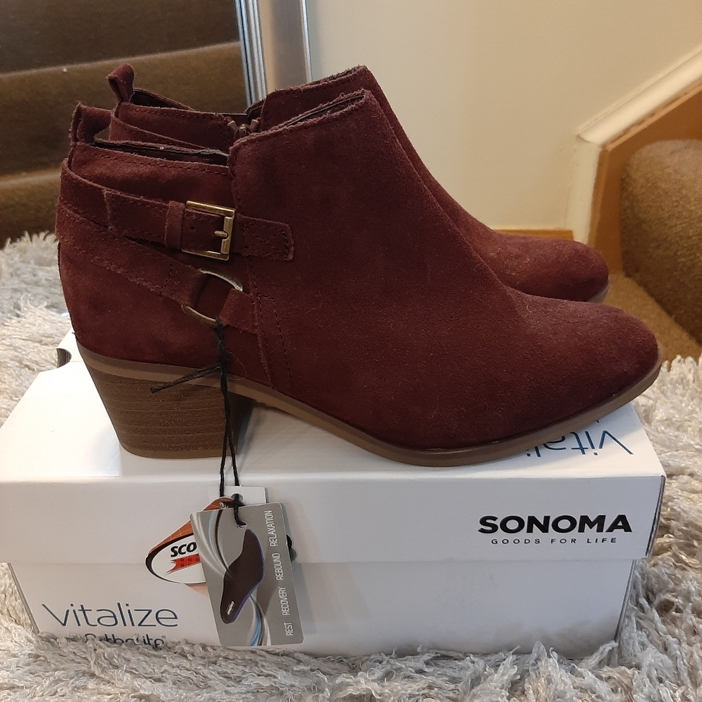 Brand New Sonoma ankle boots size 8.5 burgundy
